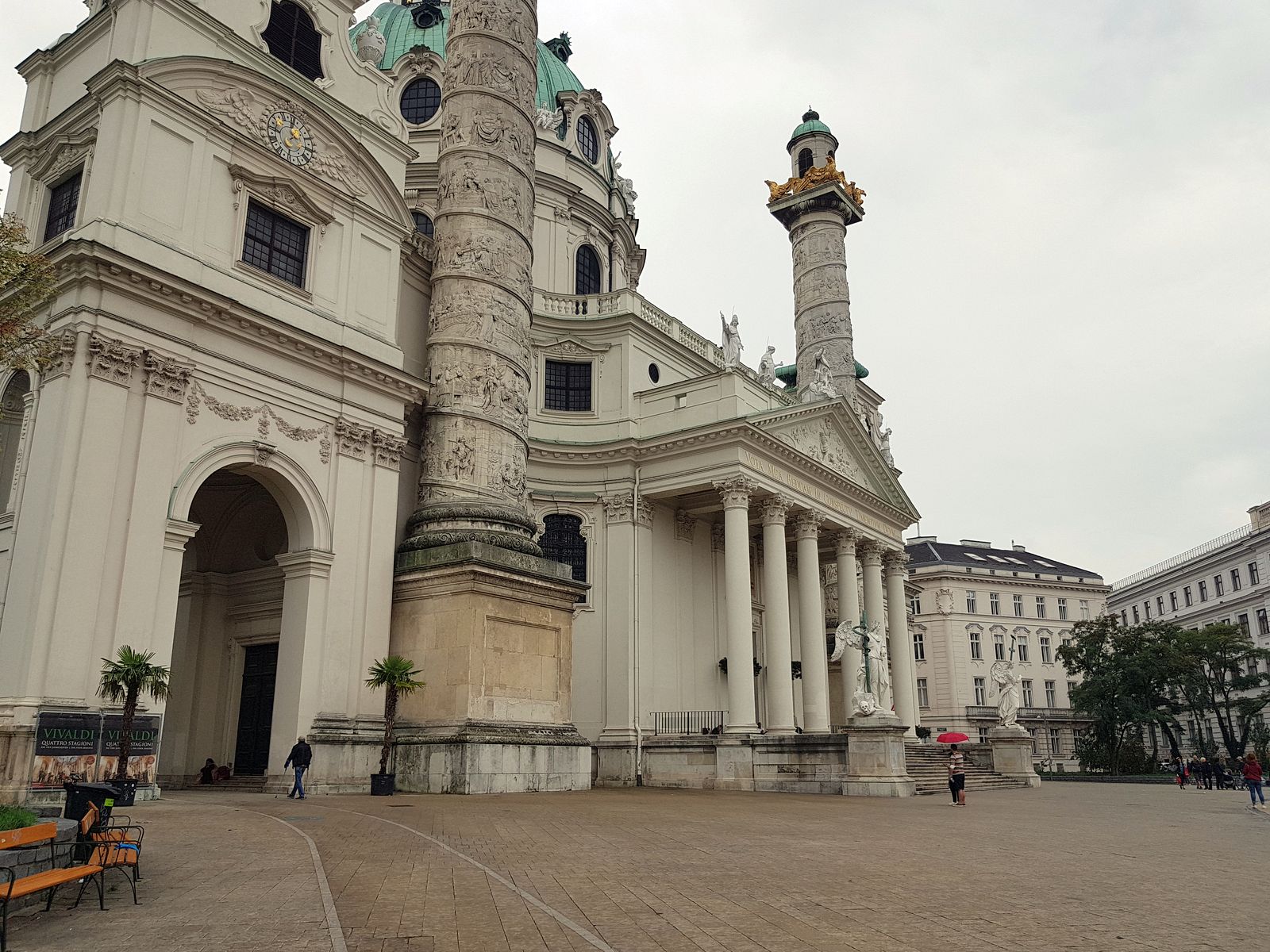 Wien_Karlskirche_20220914_124852.jpg