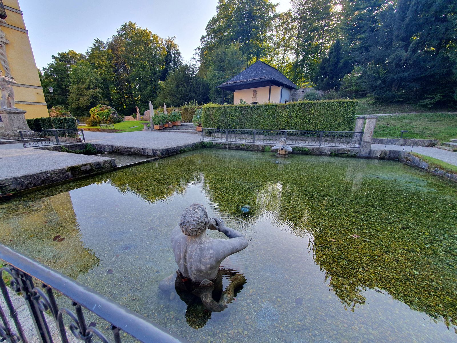 Schloss-Hellbrunn_20230926_164045.jpg